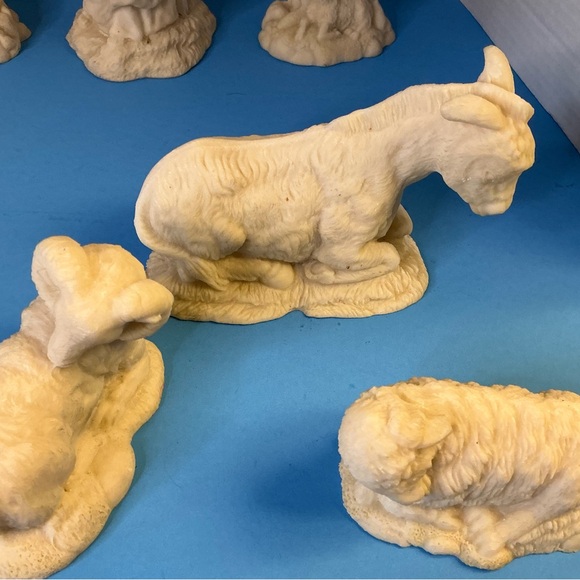 Nativity Set - Picture 10 of 12